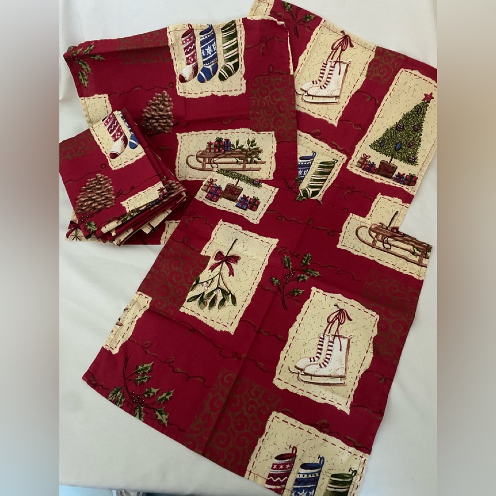 12 New Old Style Cloth Napkins CHRISTMAS STOCKING TREE SKATES SLED